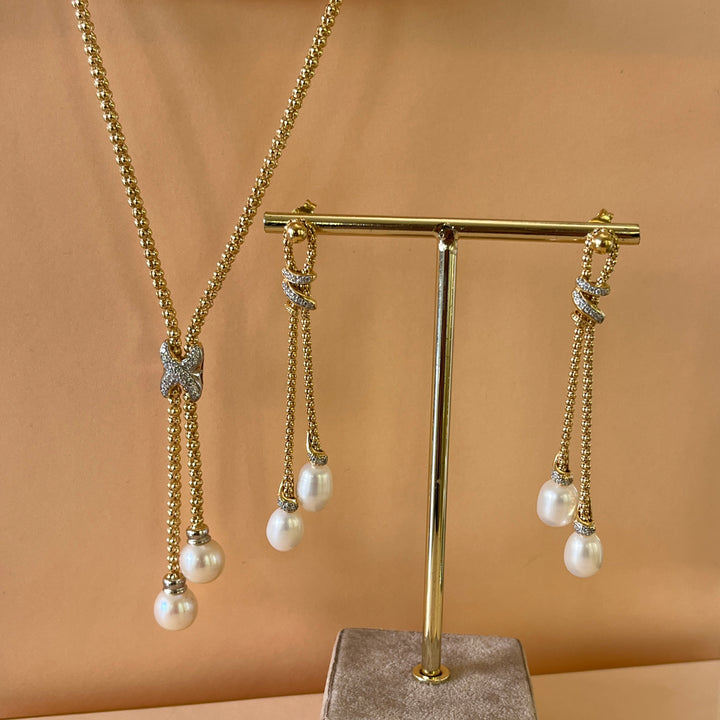 Elegant pearl set
