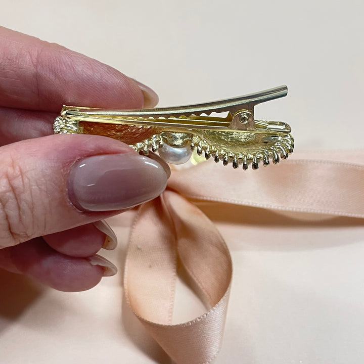Bow pearl hair clip