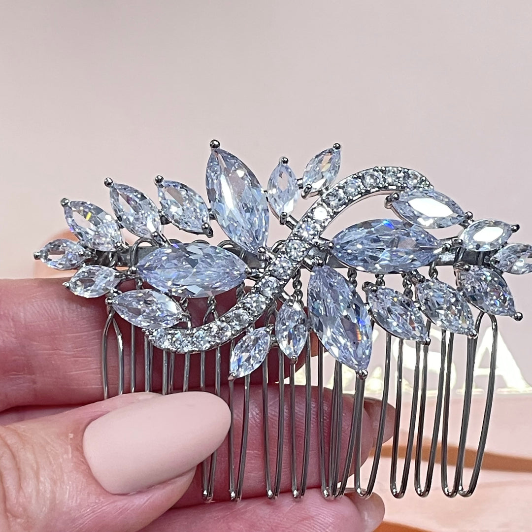 Silver hair comb in marquise zircones