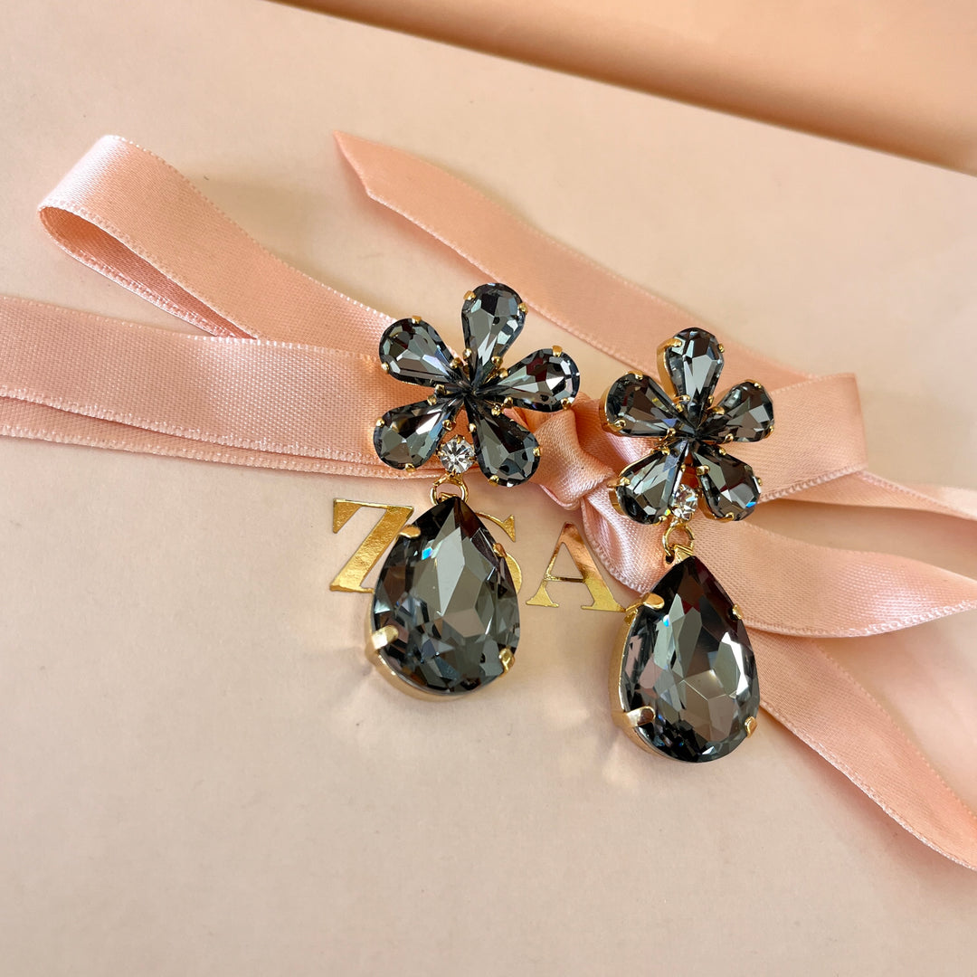Grey flower preciosa crystals earrings