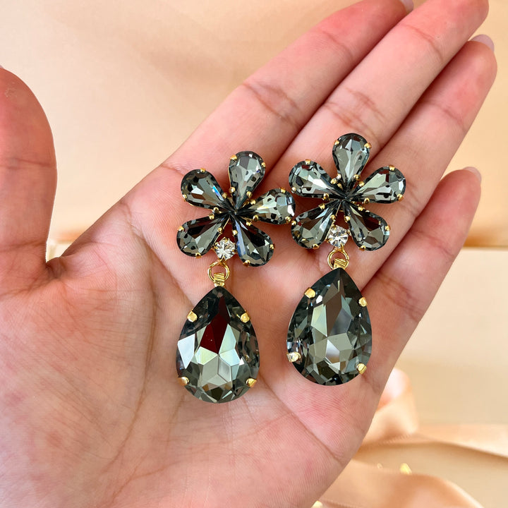 Grey flower preciosa crystals earrings