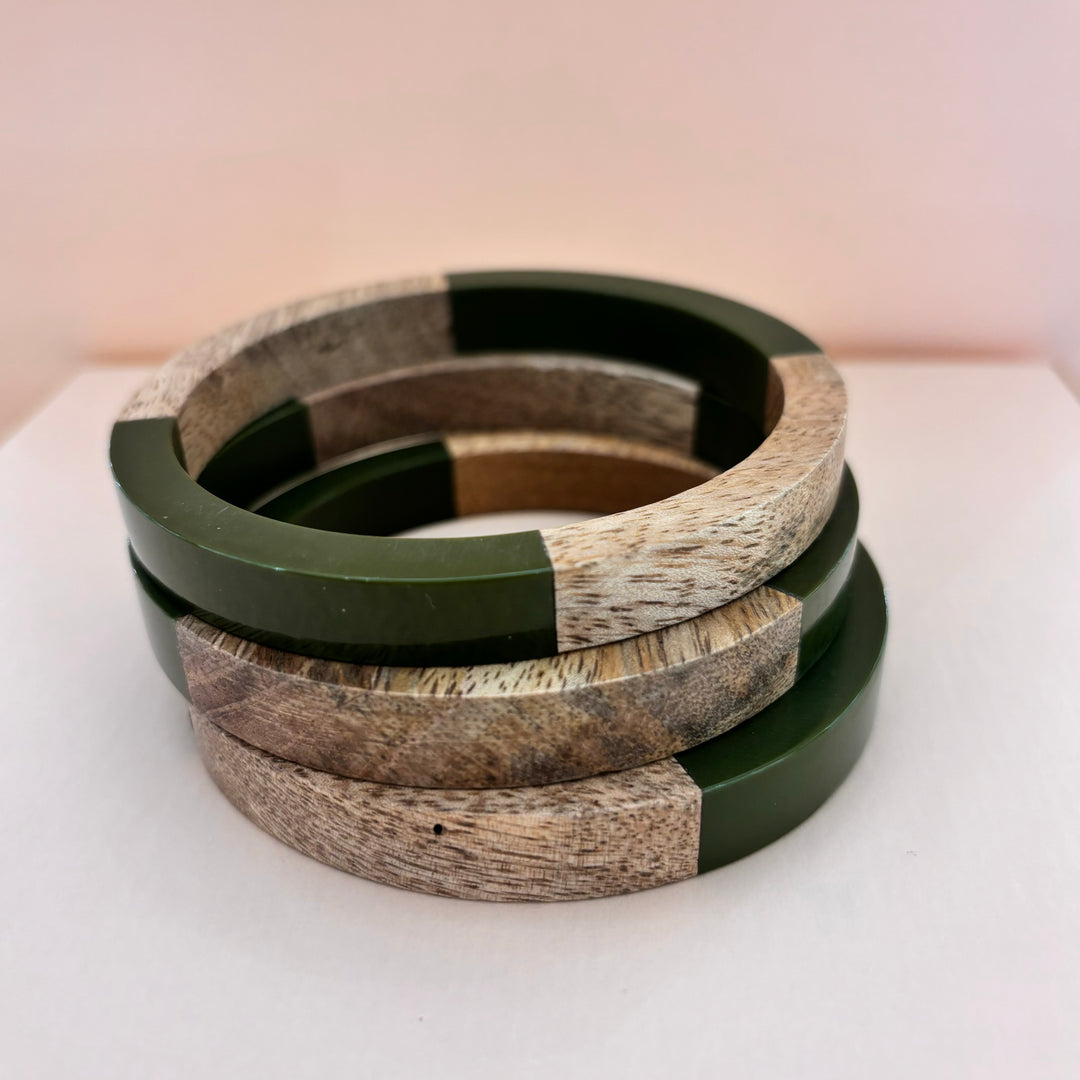Casual green bangle