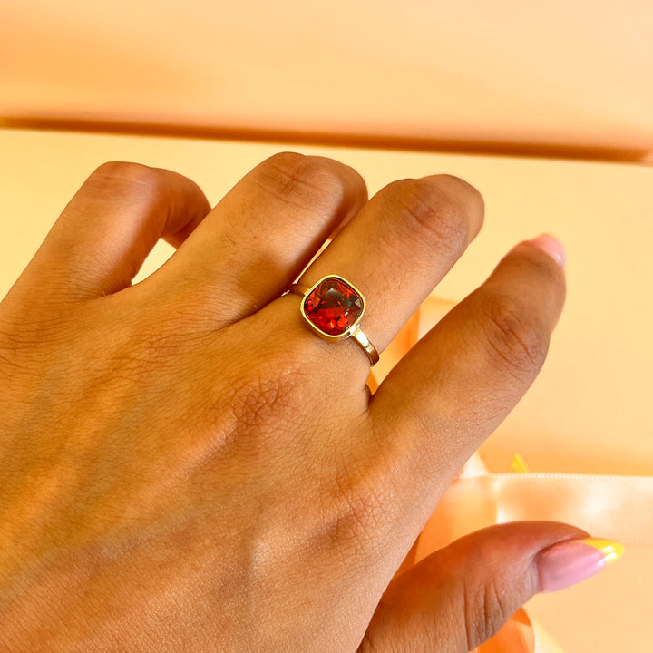 Red zircone ring
