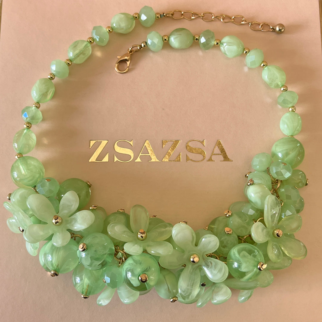 Light green flowers & balls necklace