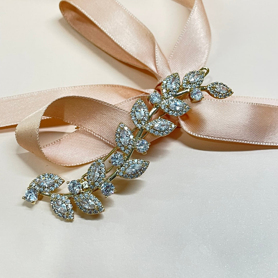 Gold cubic leaf hair clip
