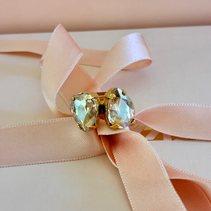 Double teardrop champagne ring