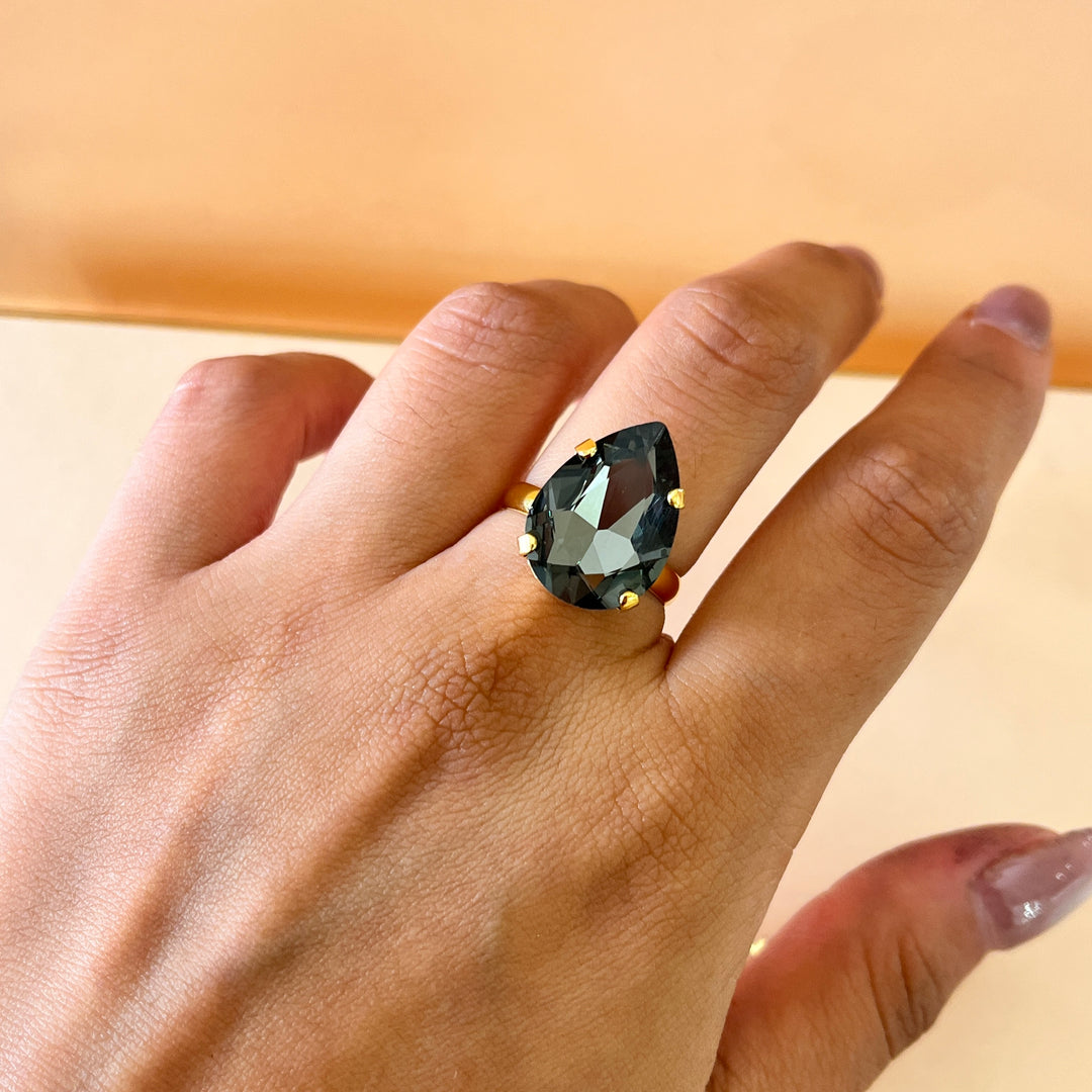 Grey teardrop Preciosa crystals set