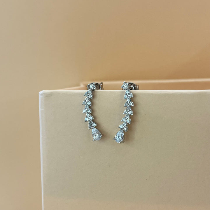 Silver teardrop zircone set