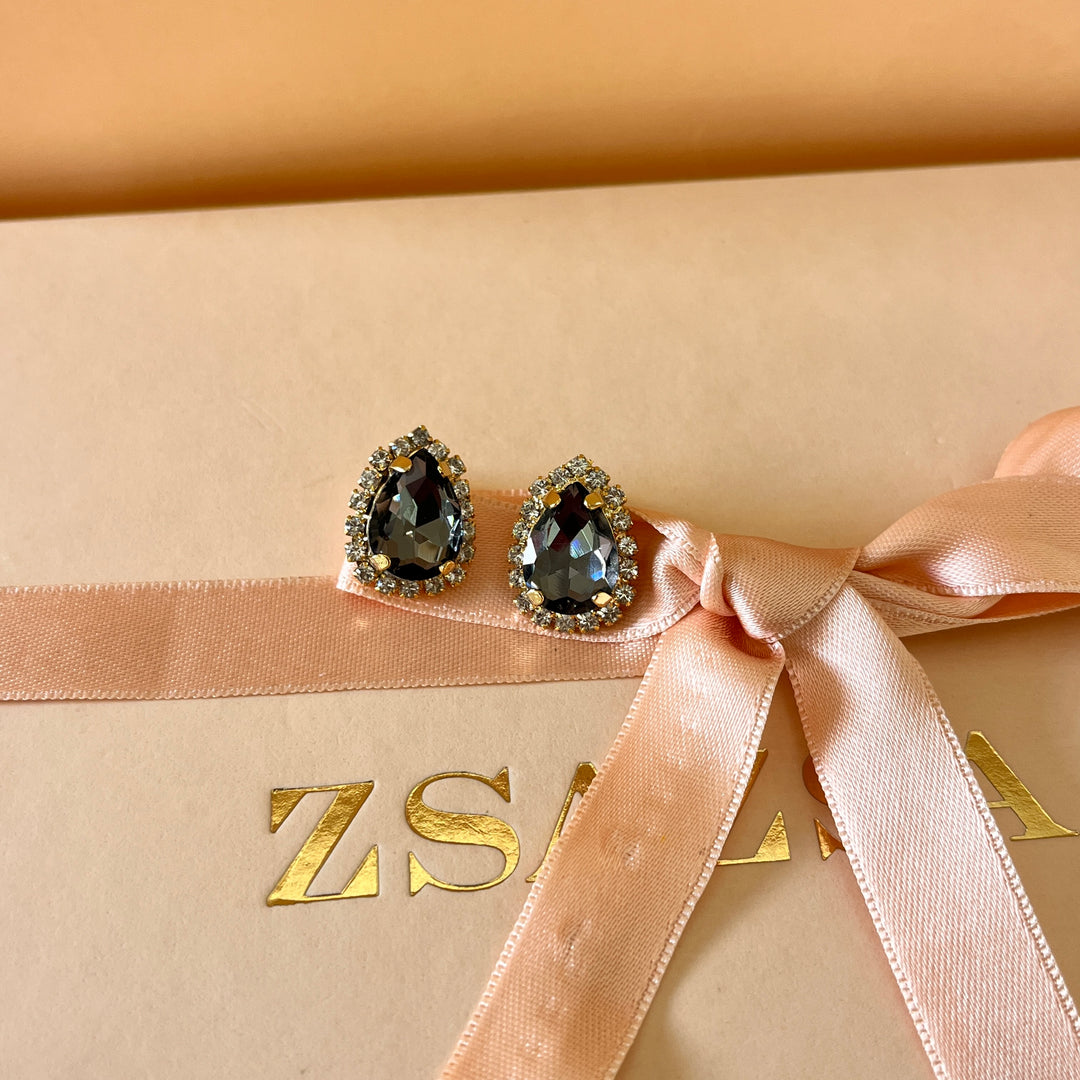 Grey teardrop preciosa crystals set