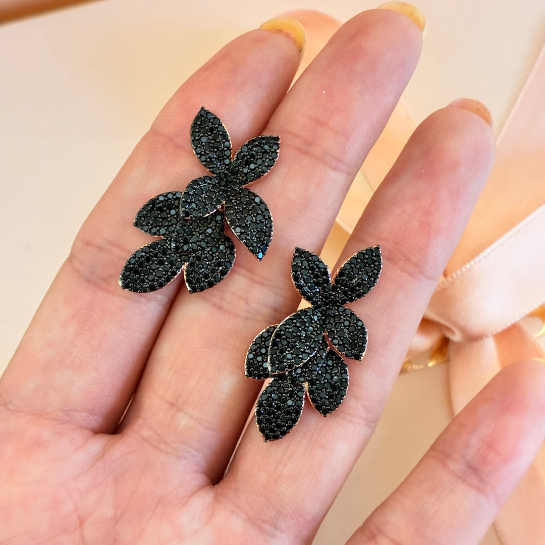 Black flower zircone rose gold plated earrings