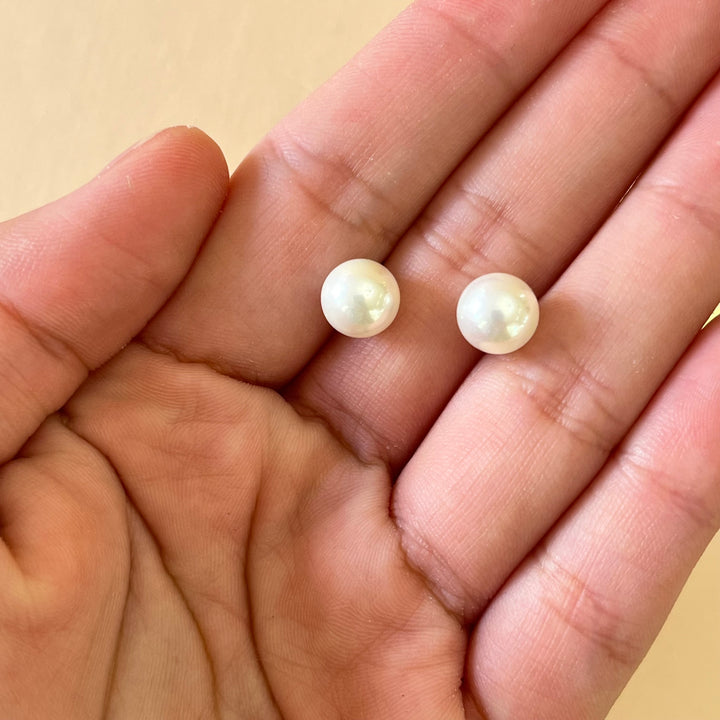 Pearls studs