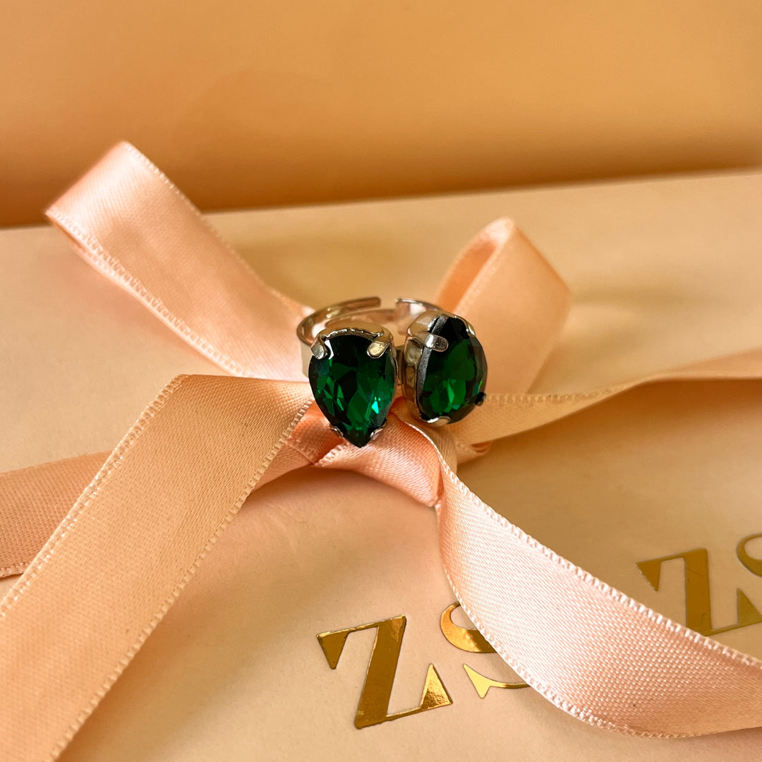 Dark green teardrop preciosa crystal ring