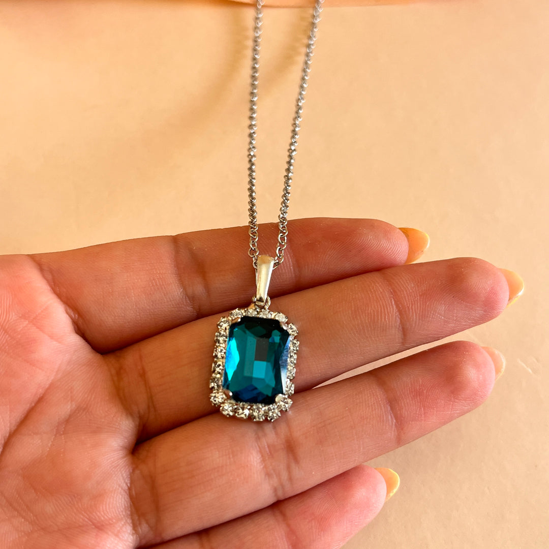 Verdemar rectangular Preciosa crystals set