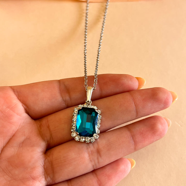 Verdemar rectangular Preciosa crystals set