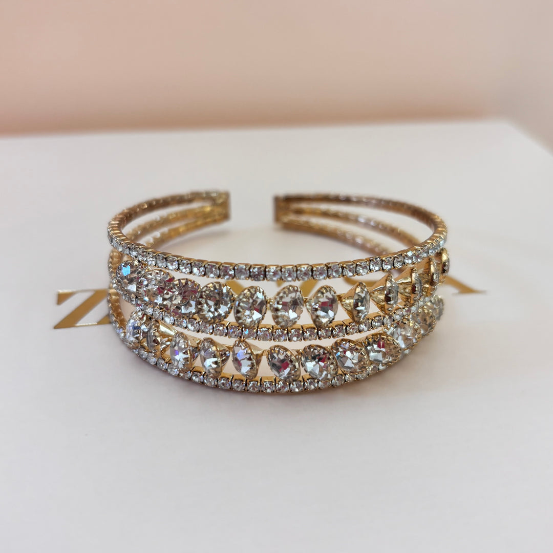 Elegant rhinestone bangle