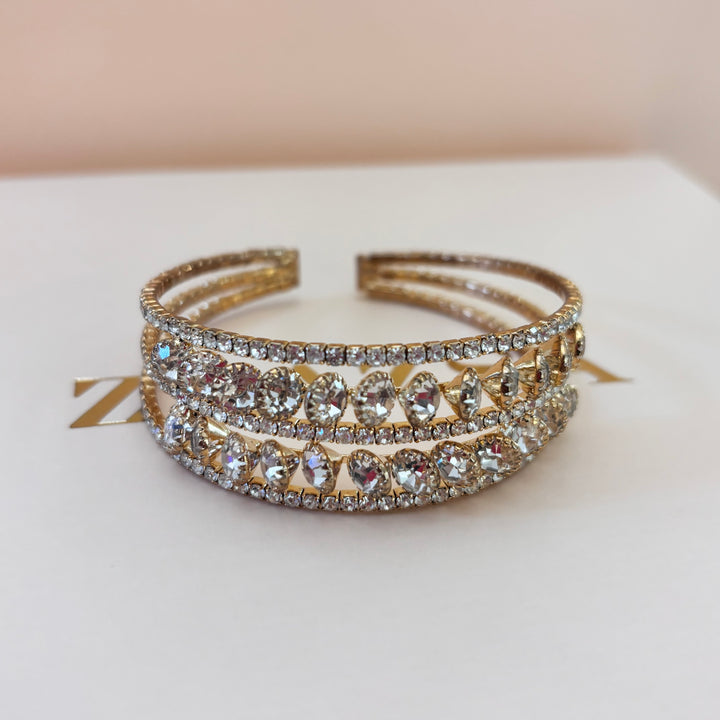 Elegant rhinestone bangle