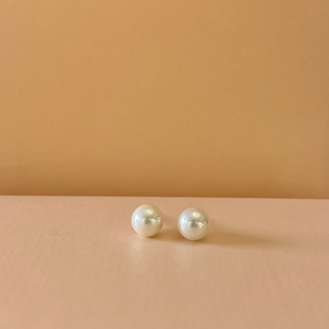 Pearls studs