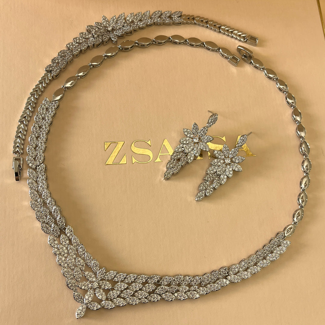 Stunning silver zircone set