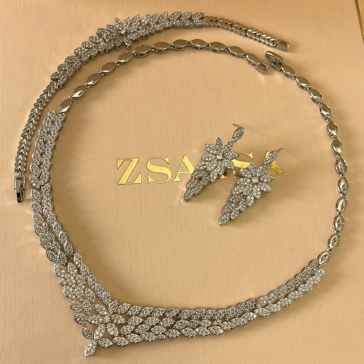 Stunning silver zircone set