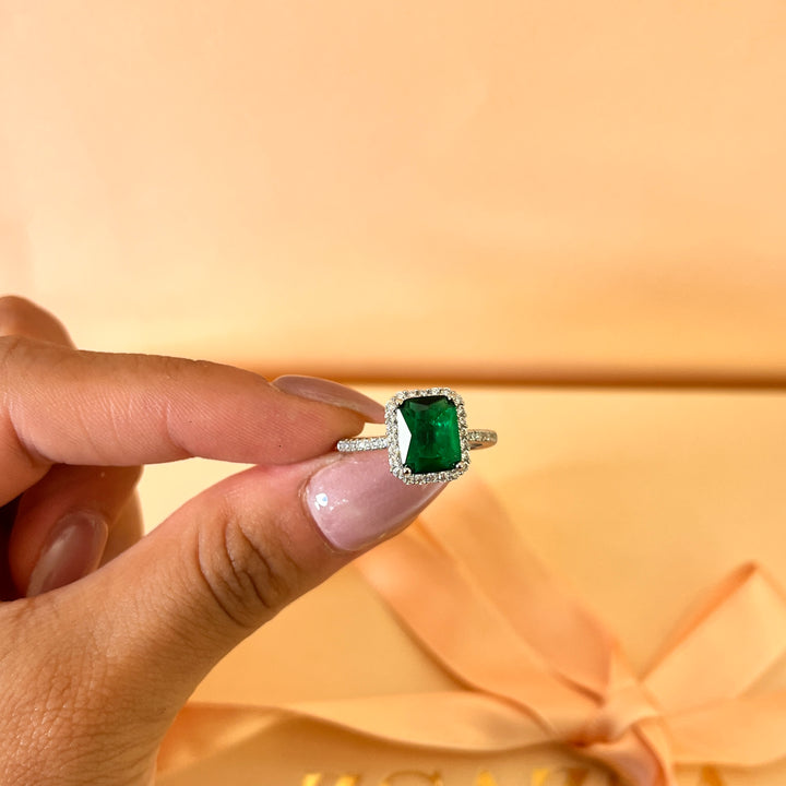 Dark green rectangular zircone ring