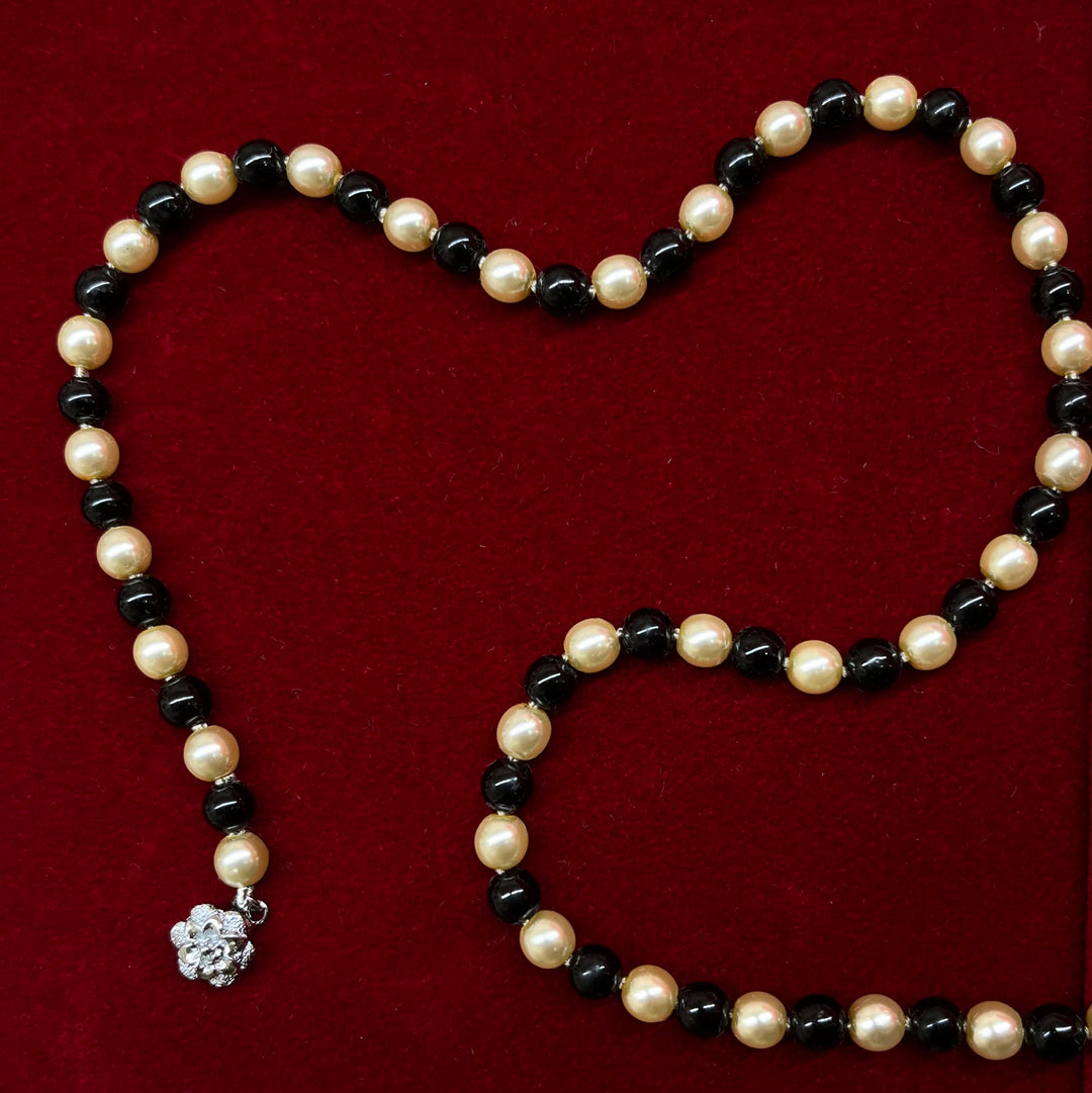 Cream & black silver Mallorca pearls set