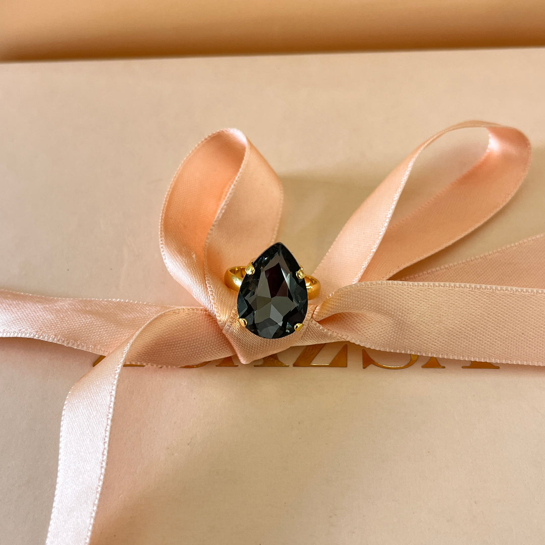 Grey teardrop Preciosa crystals set