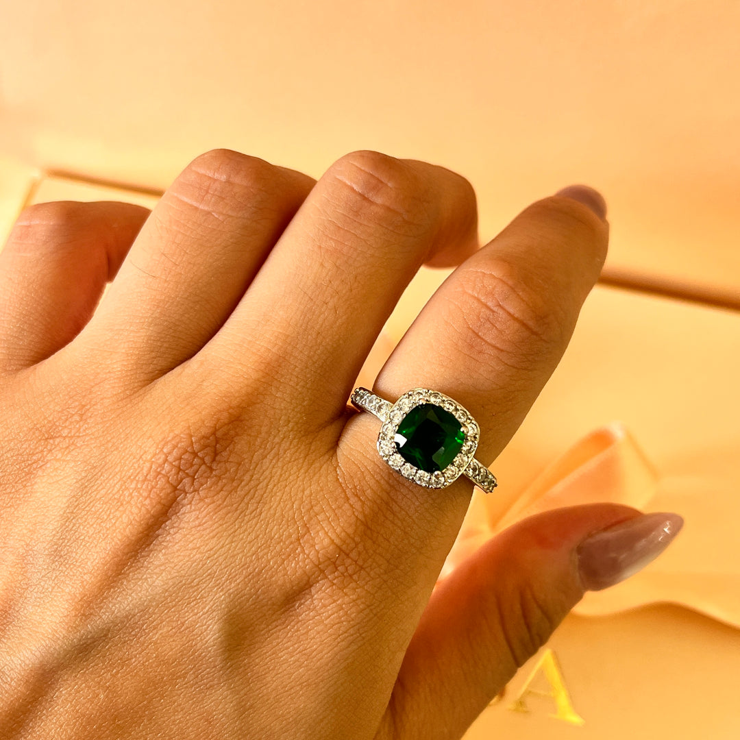 Dark green square zircone ring
