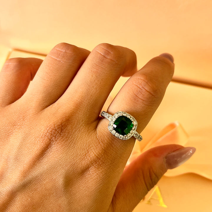 Dark green square zircone ring