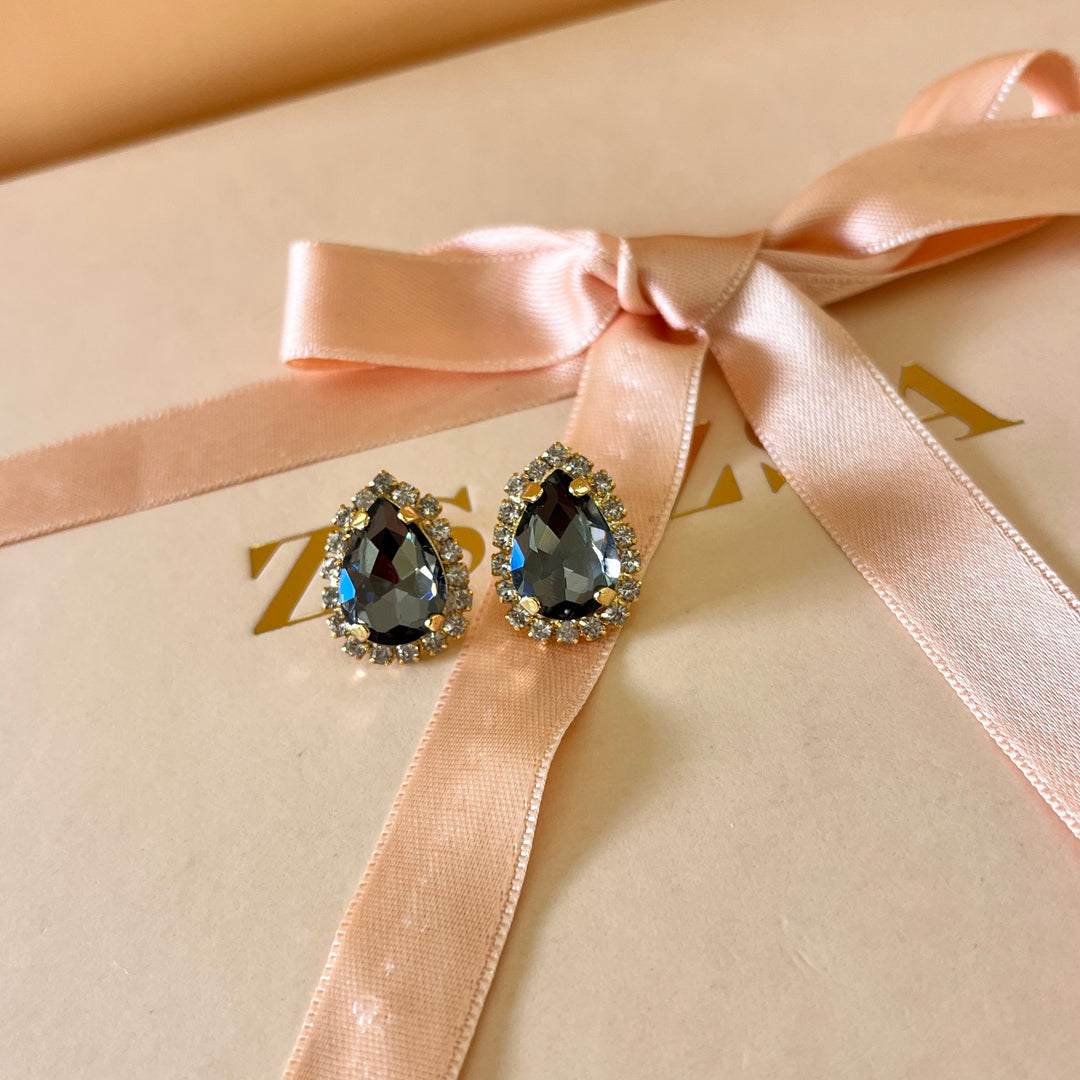 Grey teardrop preciosa crystals set