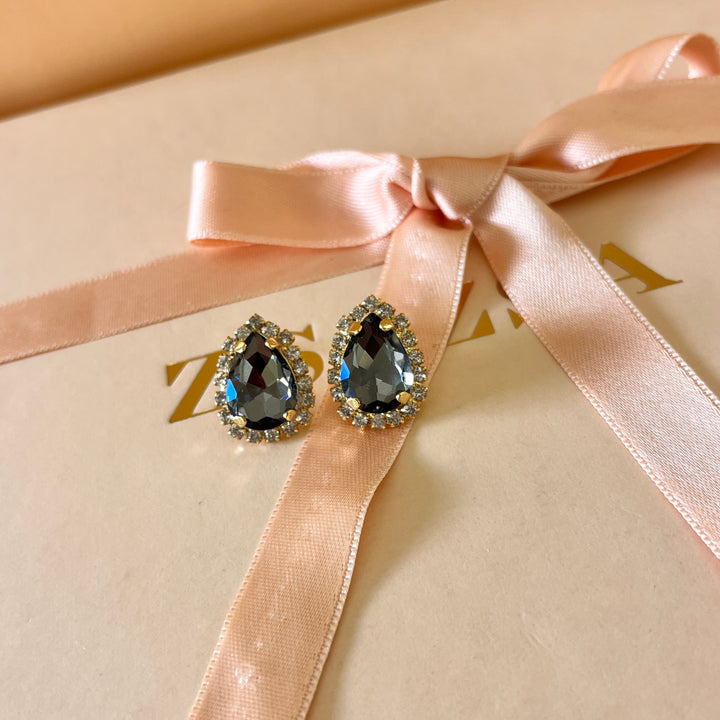 Grey teardrop preciosa crystals set