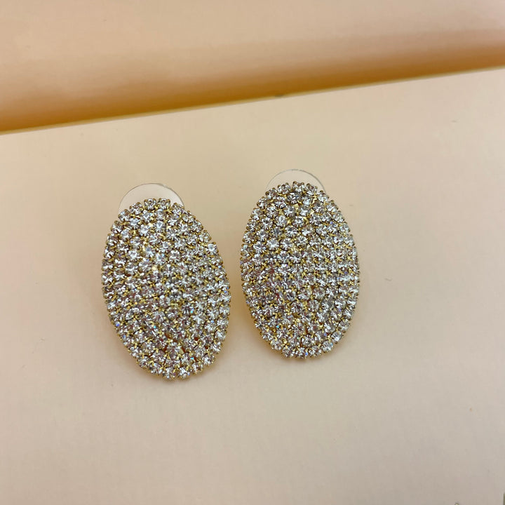 Studs earrings