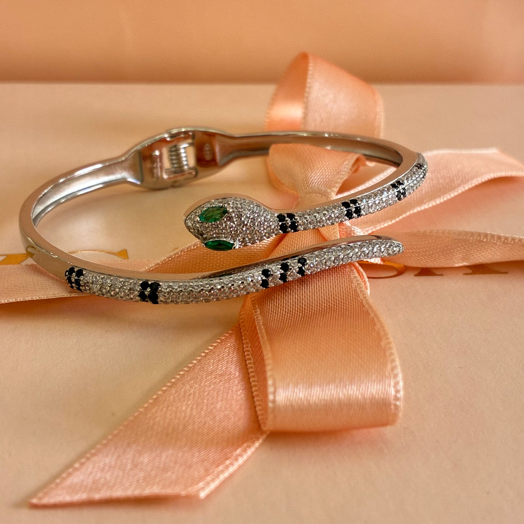 Snake green and black sterling silver bangle