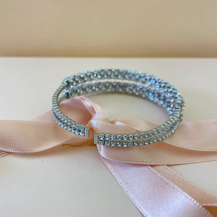 Elegant bangle