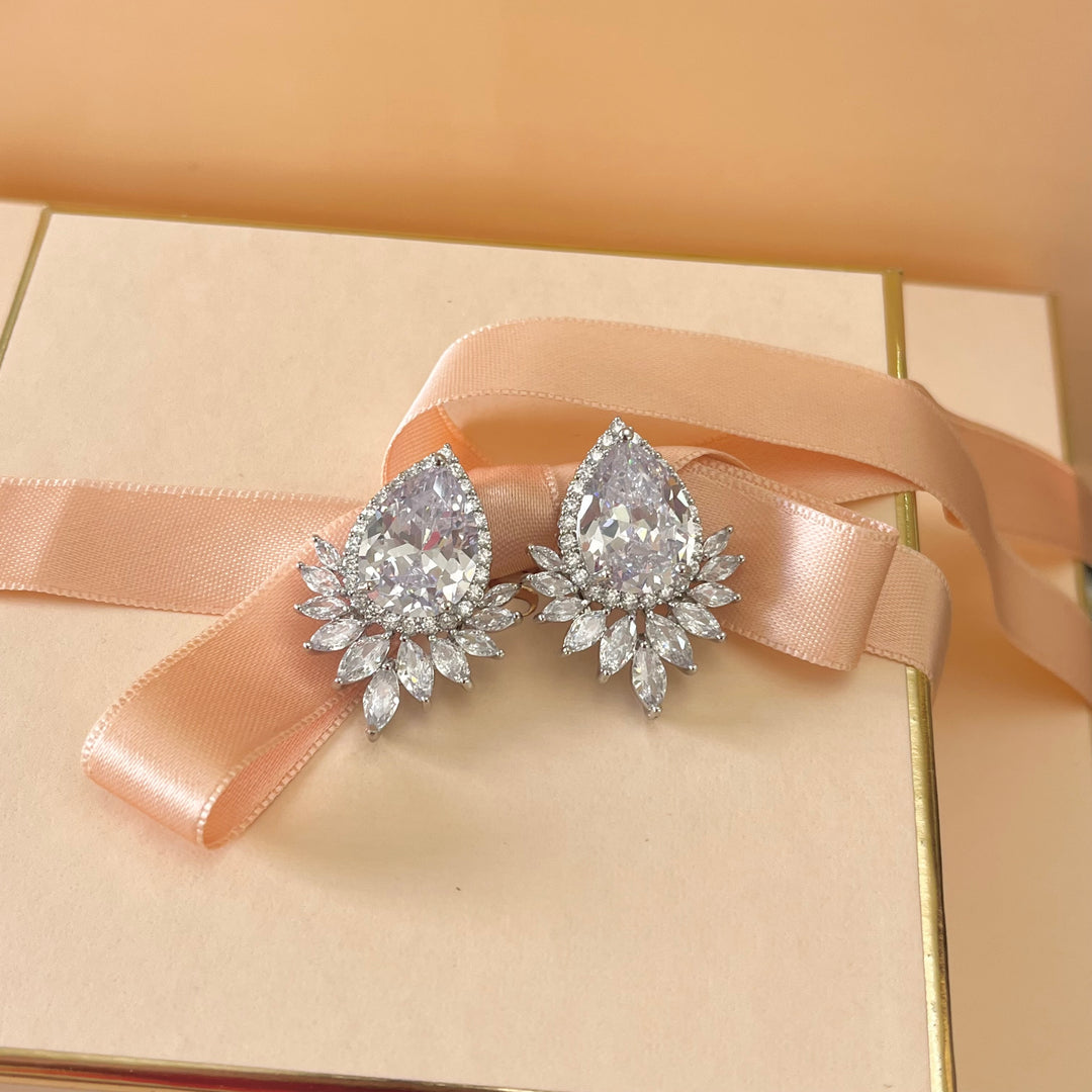 Silver zircone teardrop earrings