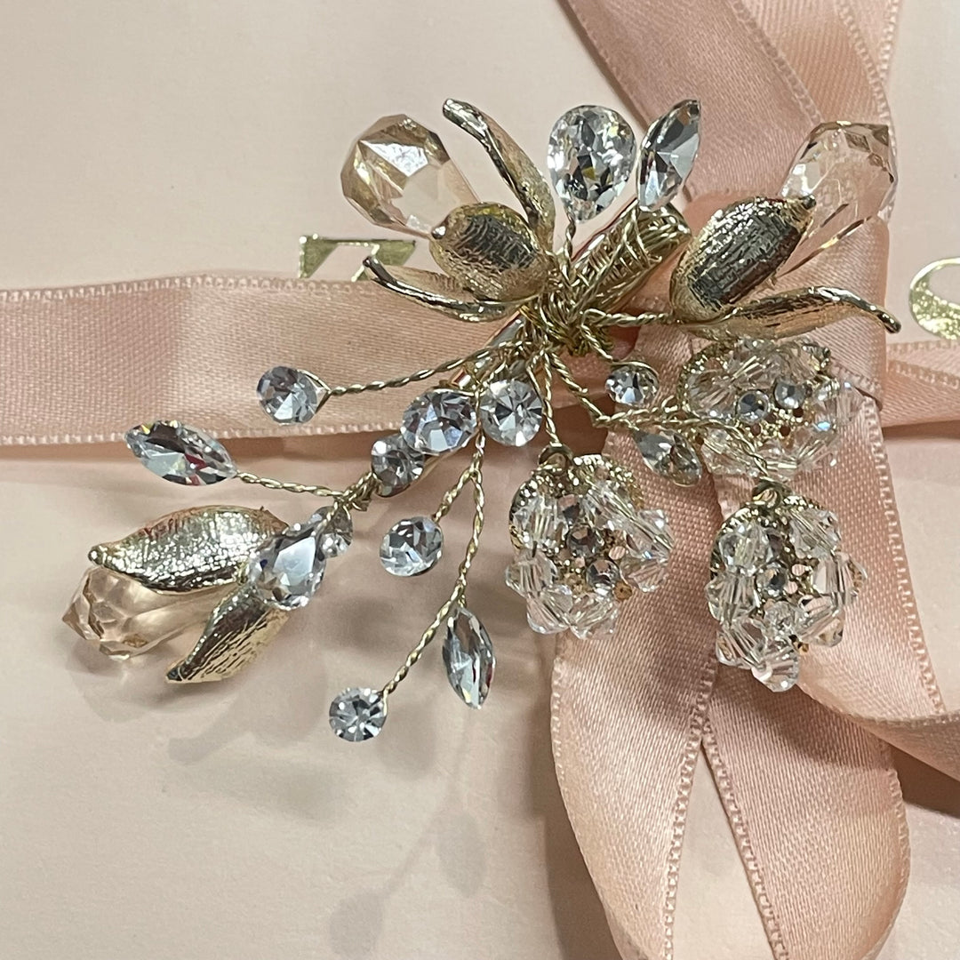 Dainty tulip crystals clip