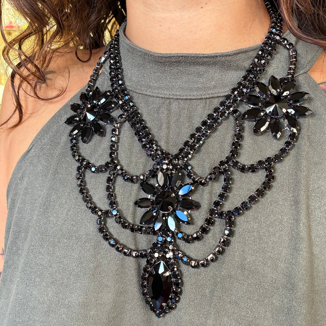 Statement Chunky all black necklace