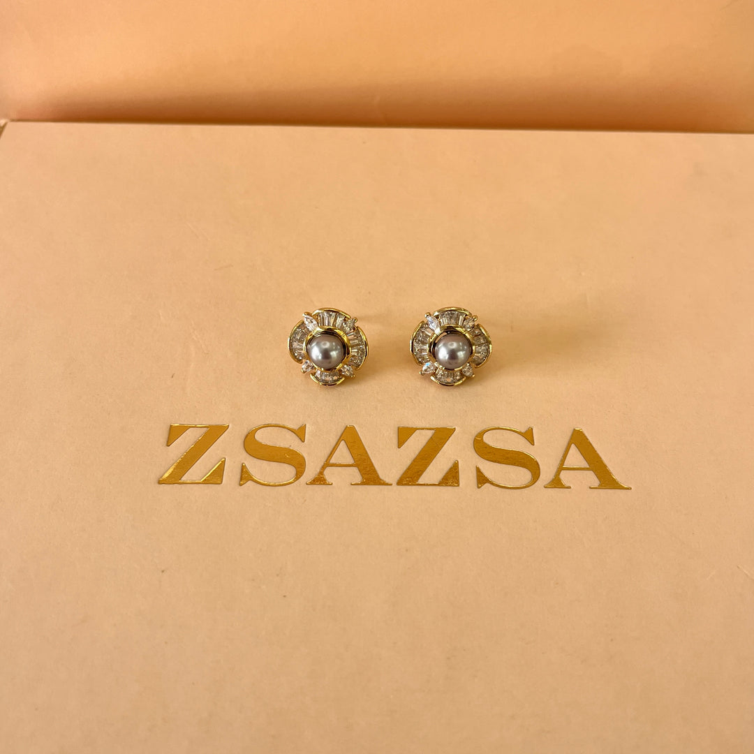 Grey pearls and baguette zircone set
