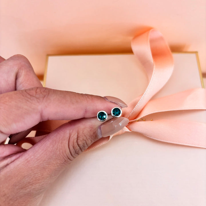 Basic green stud earrings