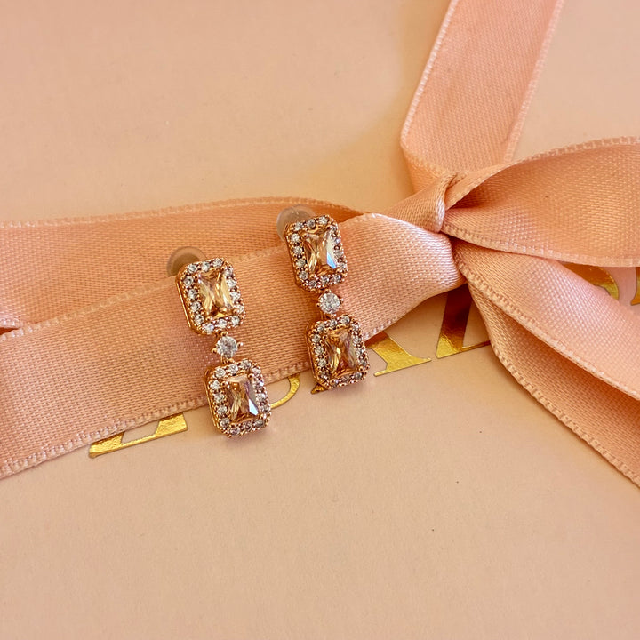 Peach zircone rectangular earrings