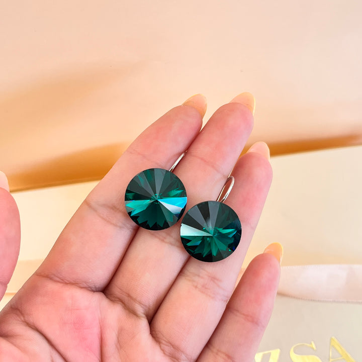 Dark green preciosa crystals hooks