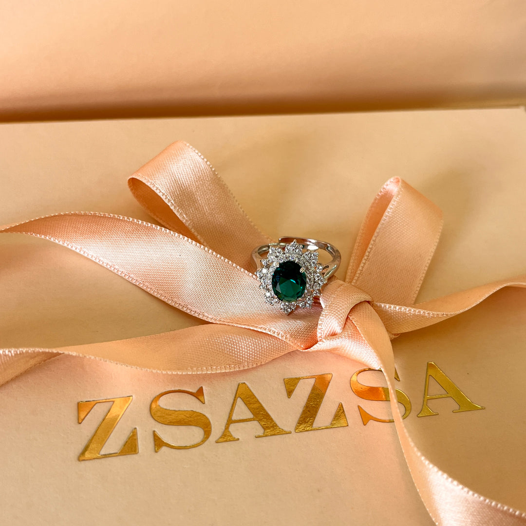 Dark green oval zircone ring