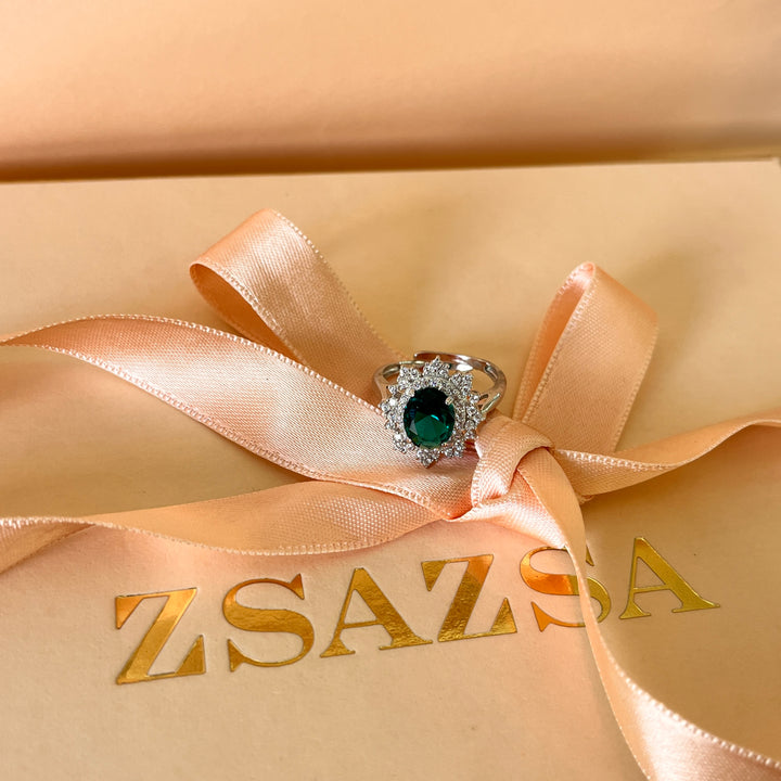 Dark green oval zircone ring