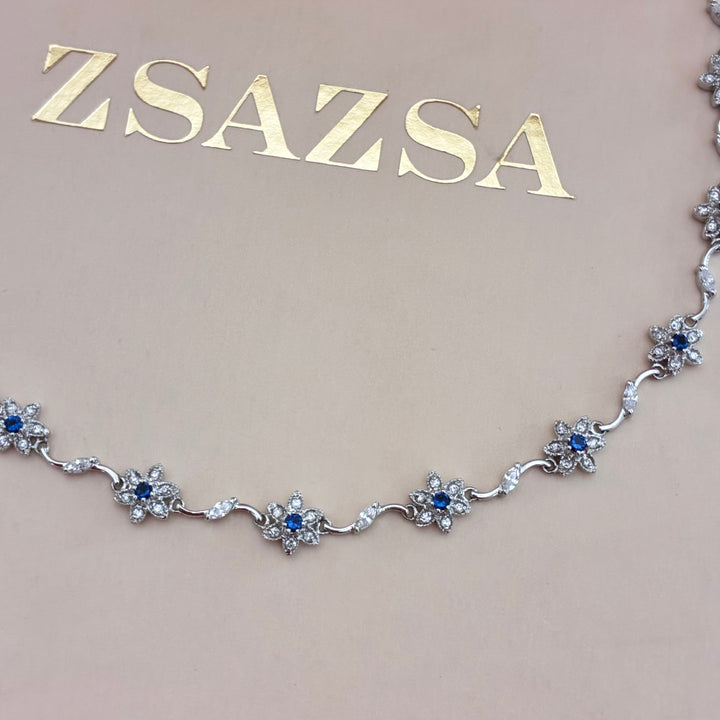 Dainty flowers navy blue zircone necklace