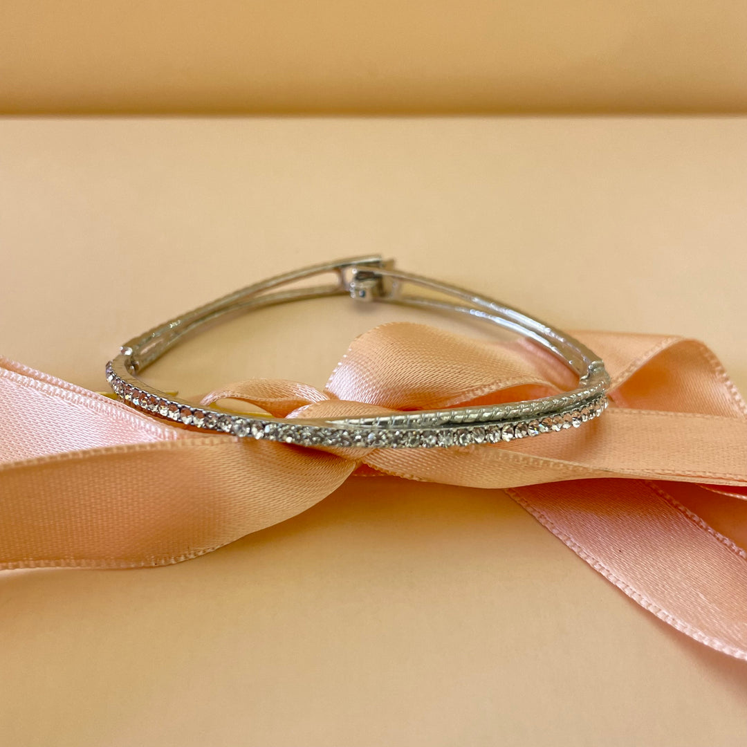 Dainty bangle