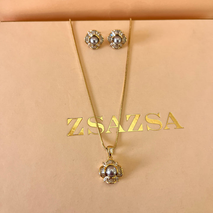 Grey pearls and baguette zircone set