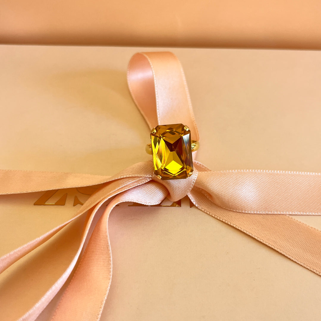 Rectangular yellow Swarovski crystals set