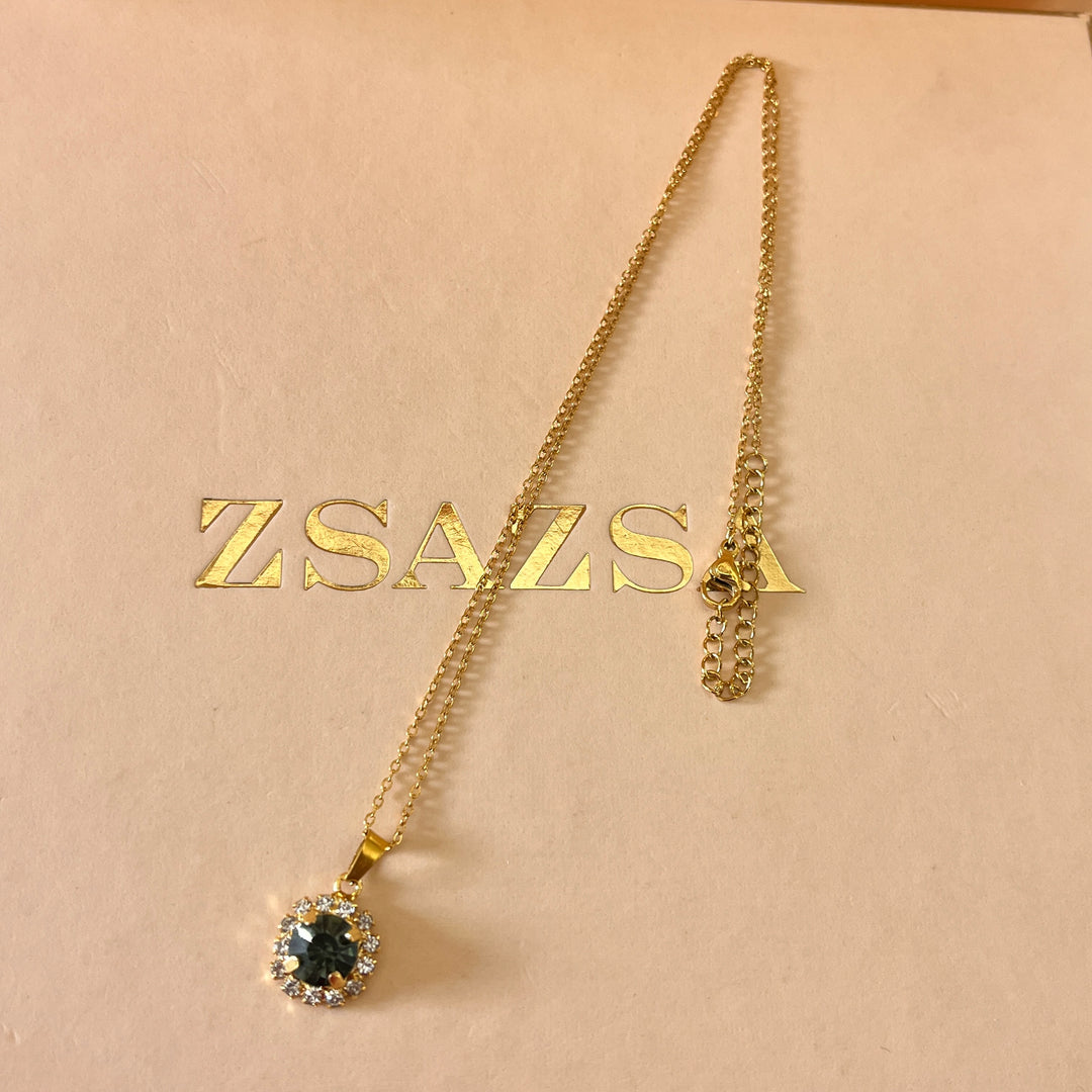 Grey flower preciosa crystals set