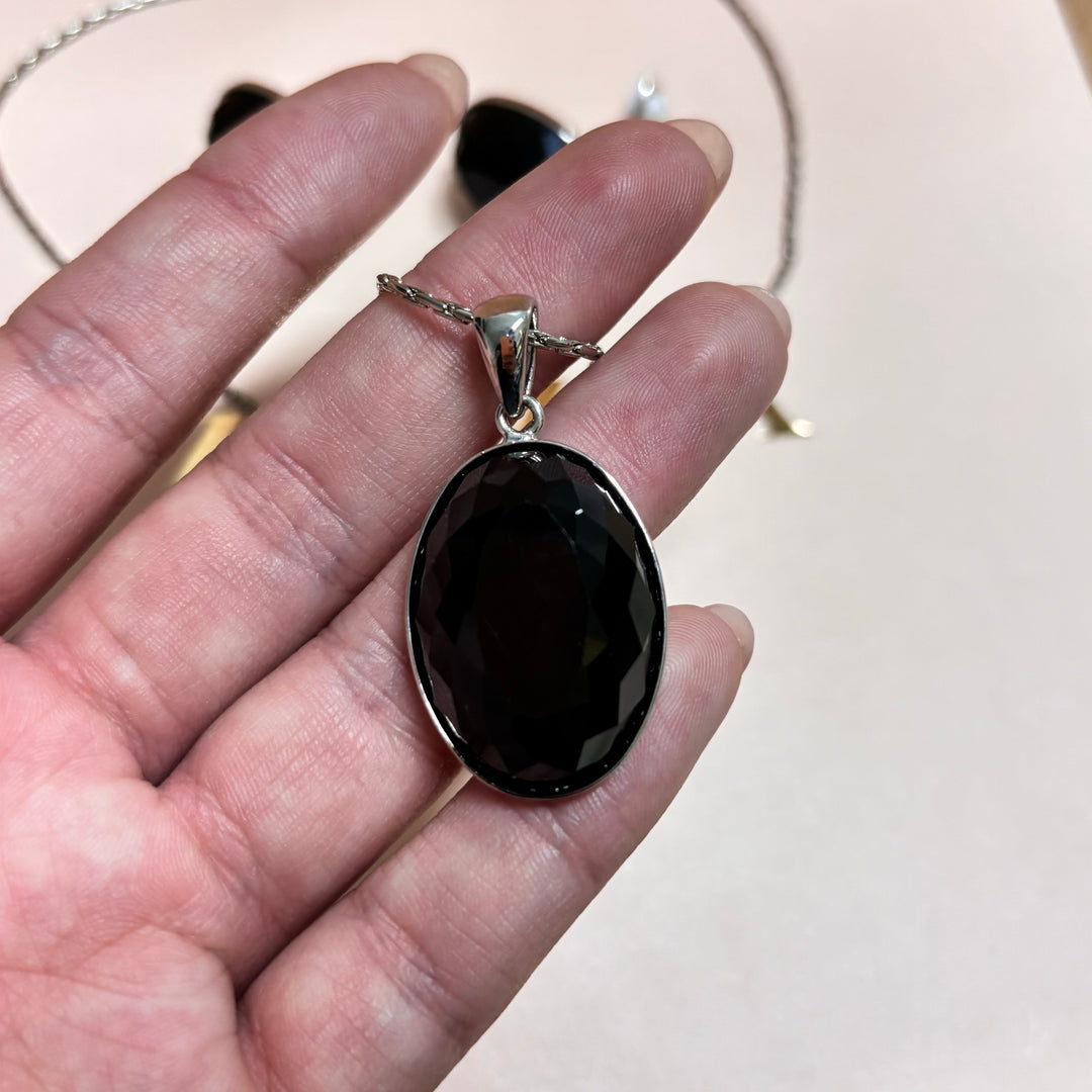 Black silver oval pendant set