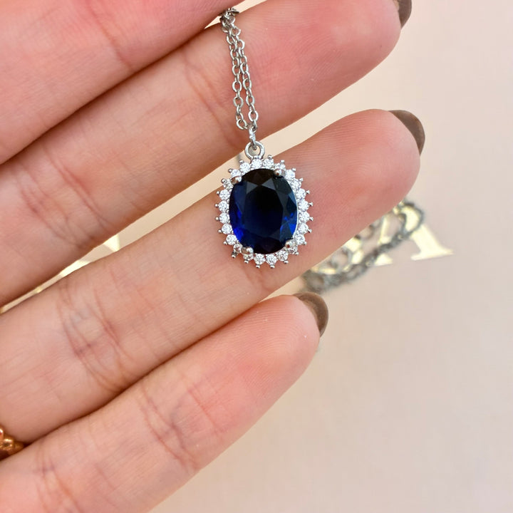 Oval navy blue zircone pendant