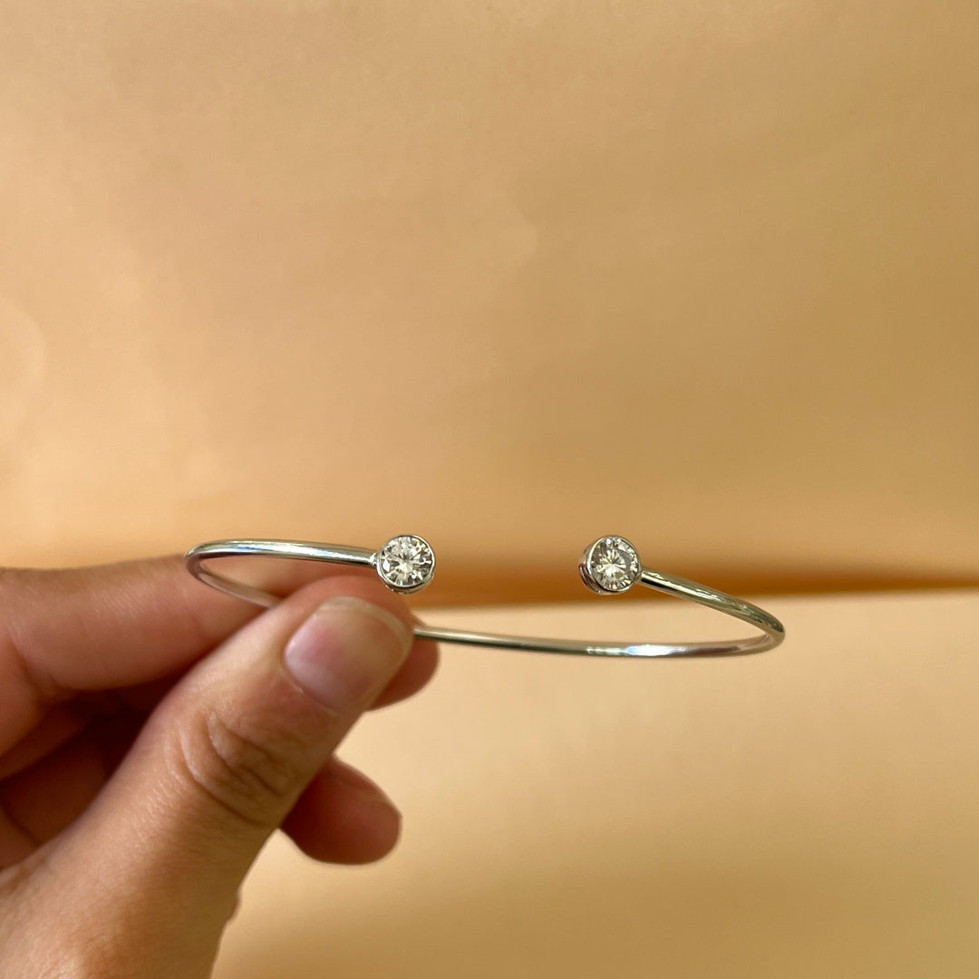 Open silver zircone bangle